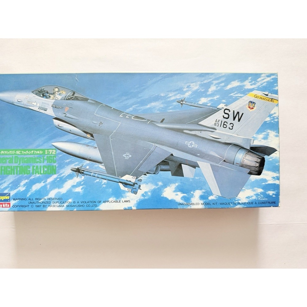 Hasegawa 1:72 General Dynamics F-16C Fighting Falcon Model Kit 1987 Open Box